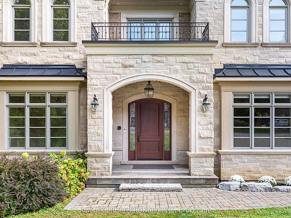 2nd image of 191 Edenbridge Dr