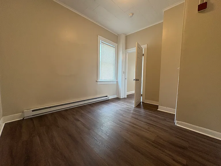 9 Putnam St #1R — Photo 5