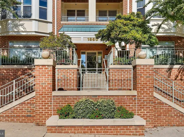 1860 Stratford Park Pl APT 401, Reston, VA 20190
