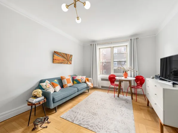 140 8th Avenue image 1 of 6