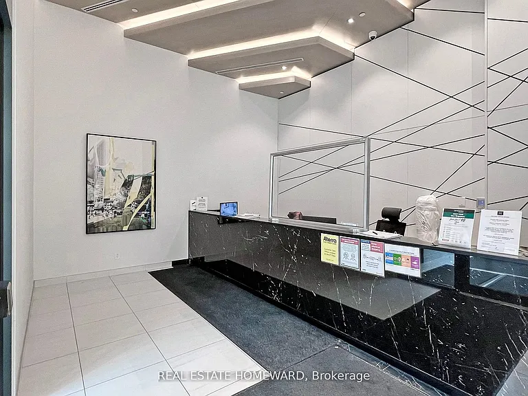 159 Wellesley St E #1809 — Photo 4
