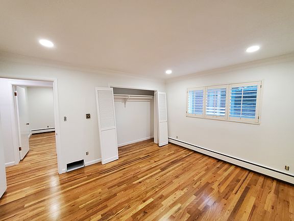 5th image of 4614 S Creekview Cir