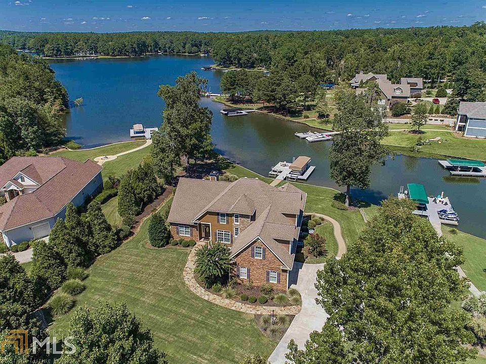 2nd image of 2071 Clearwater Dr