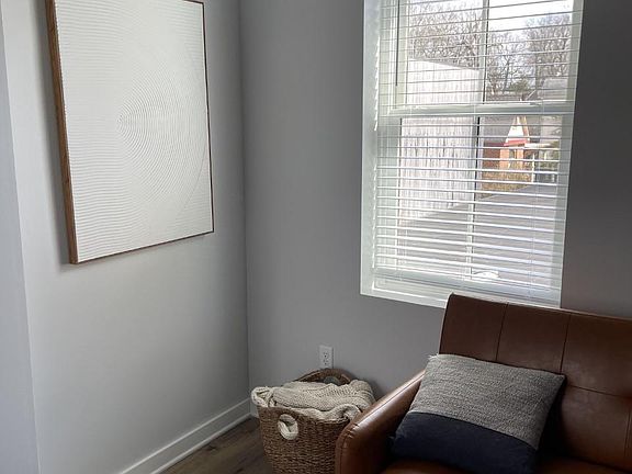 5th image of 400 N Limestone #102