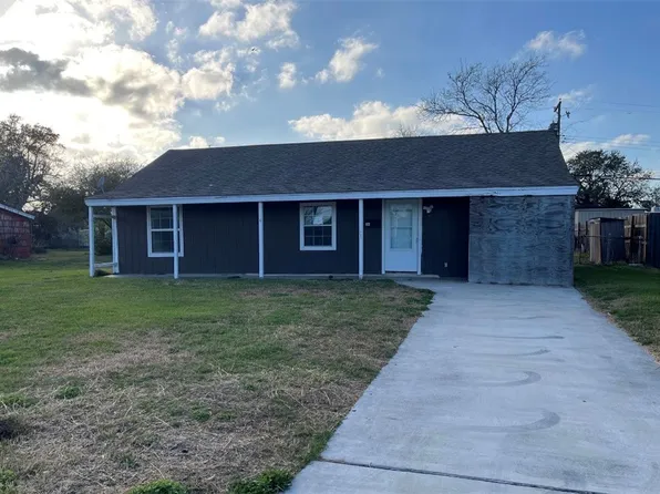 123 Burnet St, Port Lavaca, TX 77979