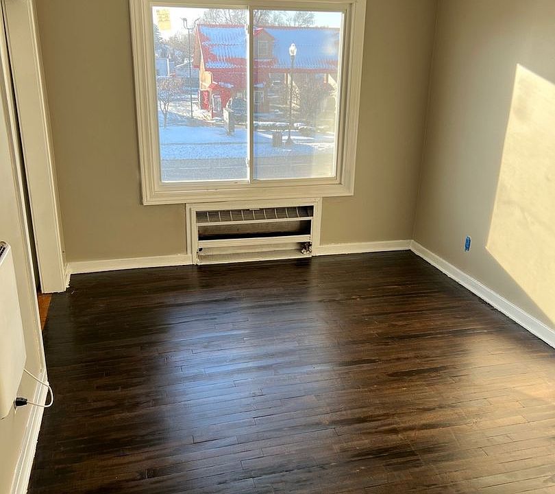 1st image of 20934 Van Dyke Ave APT 3