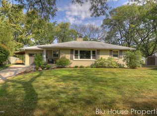 1432 Strathmoor Ave SE, Grand Rapids, MI