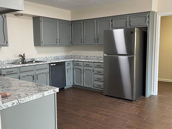5th image of 9416 Camino Del Sol NE