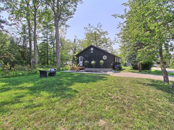 3967 Algonquin Ave, Innisfil, ON L9S 2M1