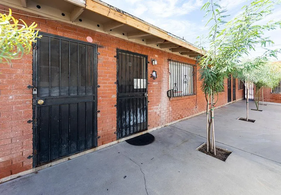 2216 S 6th Ave #4