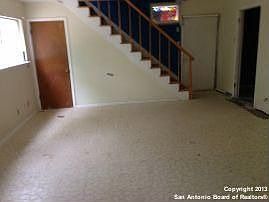 4th image of 103 Lansing Ln