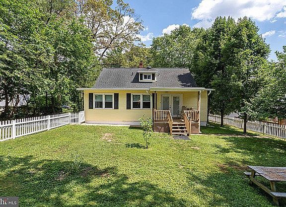 5th image of 112 Linwood Ave