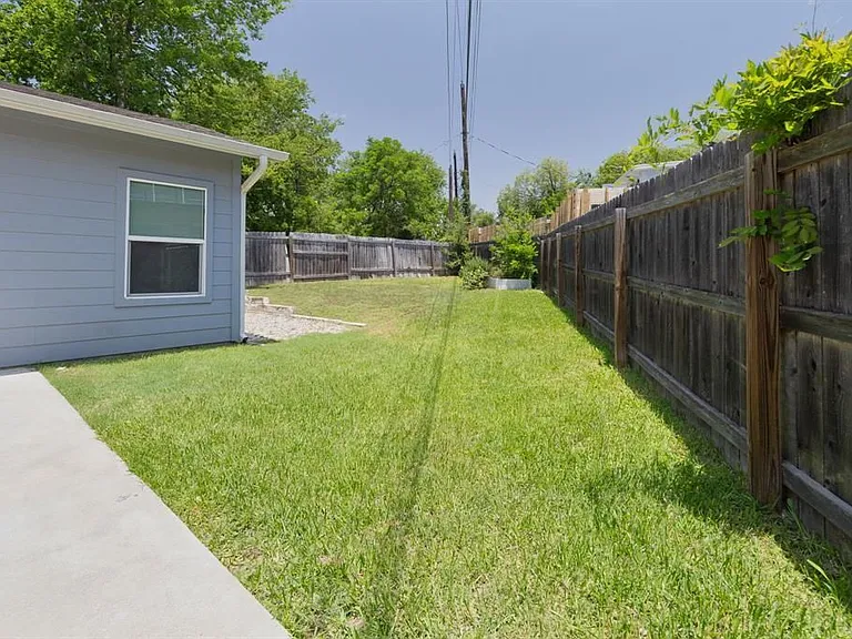 3703 Tower View Ct — Photo 34