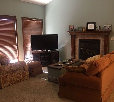 3rd image of 902 E Sandalwood Cir