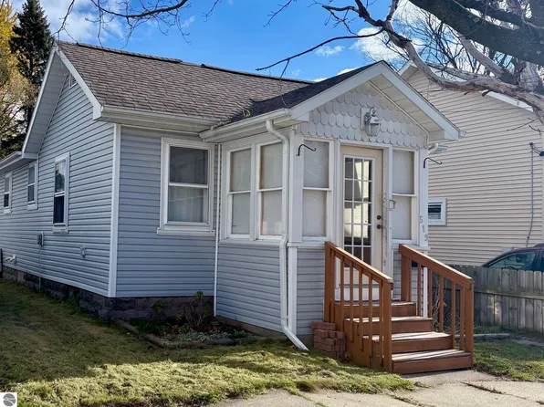 519 Ramsdell St, Manistee, MI 49660