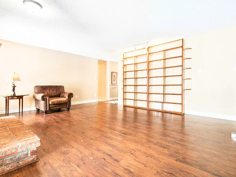 75 Sunnyside Dr — Photo 6