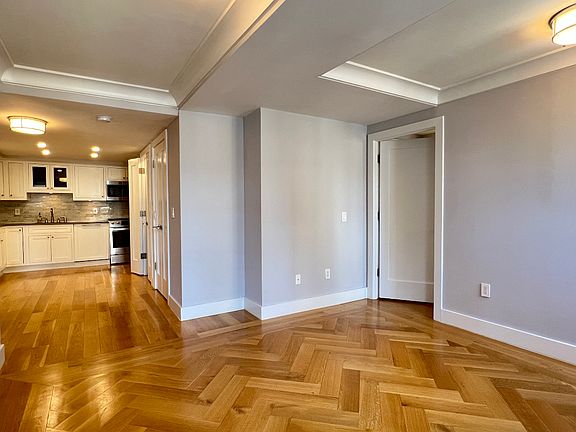 4th image of 752 W End Ave APT 12H