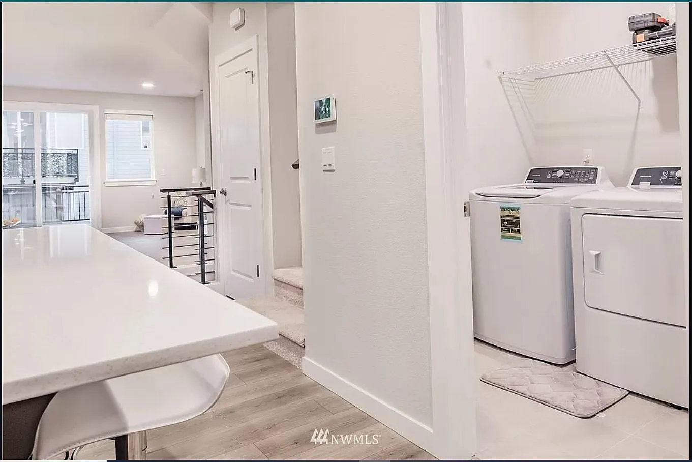 3 bed, 2.5 bath, 1816 sqft, $3,150 — Photo 2