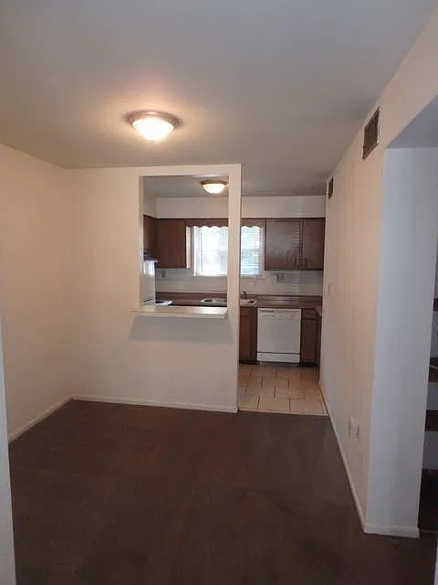 211 Waugh St — Photo 3