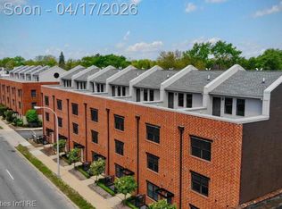 642 W Eleven Mile Rd, Royal Oak, MI 48067