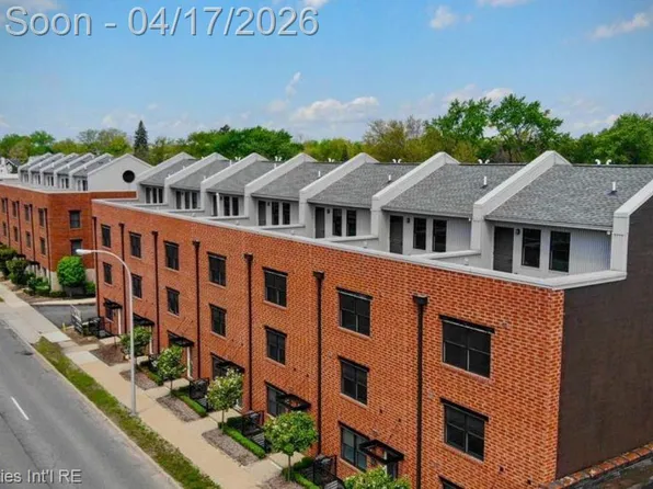 642 W Eleven Mile Rd, Royal Oak, MI 48067