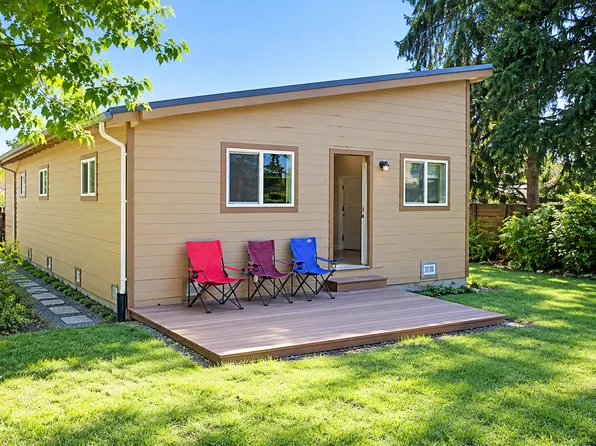 16440 NE 99th St #B, Redmond, WA 98052