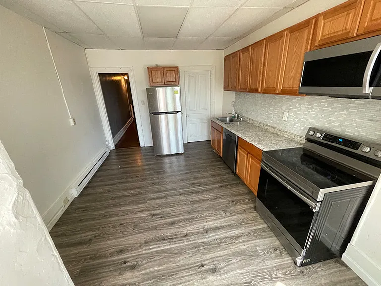 207 N 4th St #2 — Photo 11