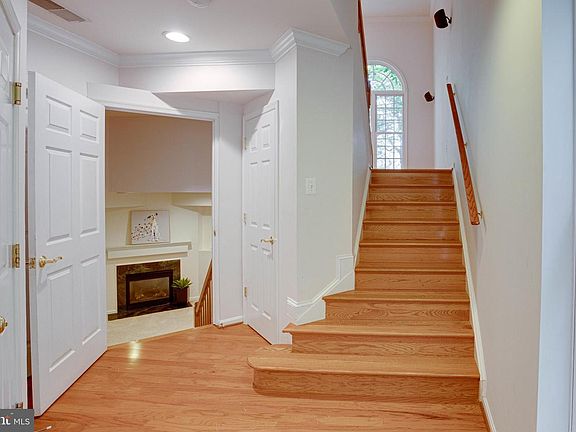 3rd image of 4585 Trumpet Vine Dr