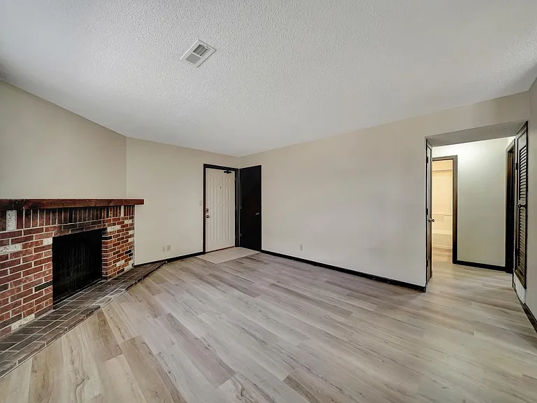 3516 Huntington Ave — Photo 3