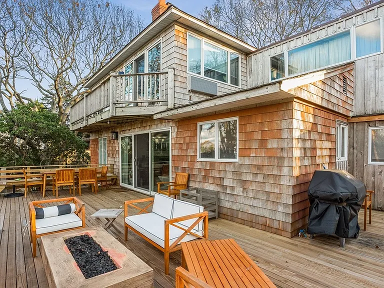 223 Kings Point Rd — Photo 18