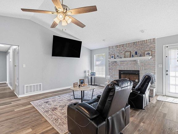 5th image of 330 S 73rd Ave