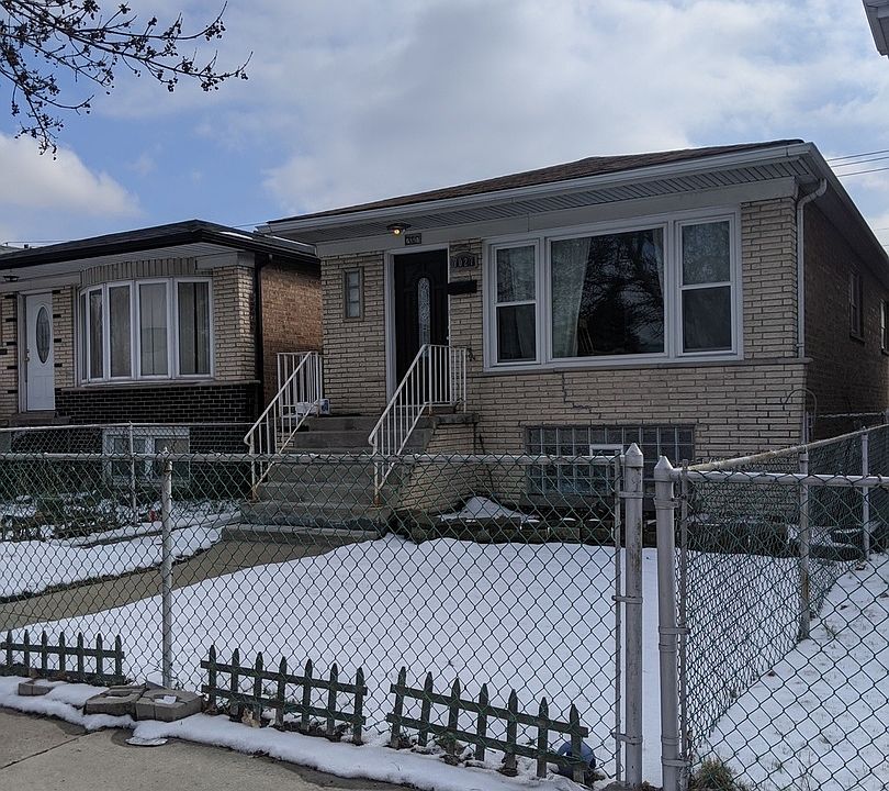 2nd image of 7027 W 63rd St