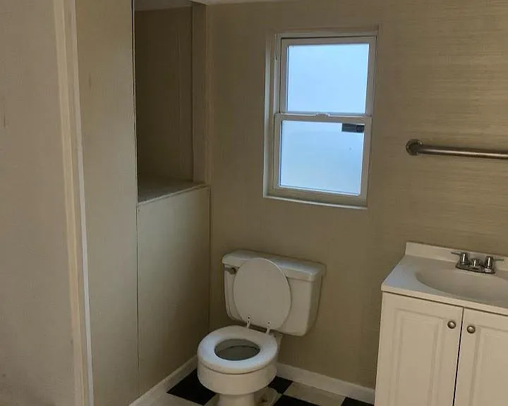 1407 Border St #7 — Photo 4
