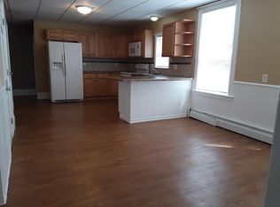 60 Grove St APT 1, Lincoln, RI 02865