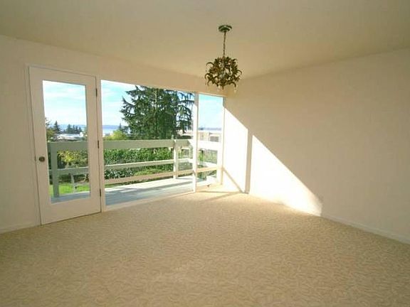5th image of 1626 92nd Ave NE