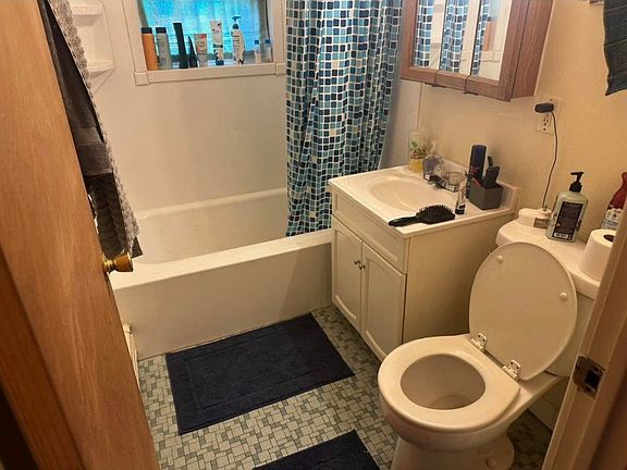 5th image of 5024 Camden Rd #1