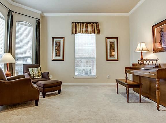 5th image of 2837 Faversham Dr