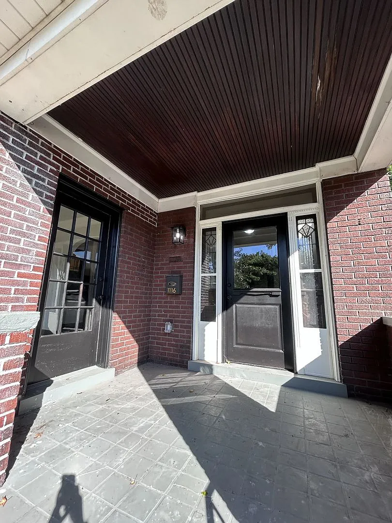 Available Now! Newly Renovated 4 Bedroom 2 Bath Home in Marshall Shadeland — Photo 4