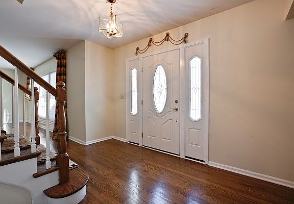 4th image of 801 Bedford Ln