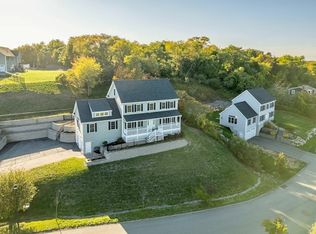 17 Overlook Dr, Danvers, MA 01923