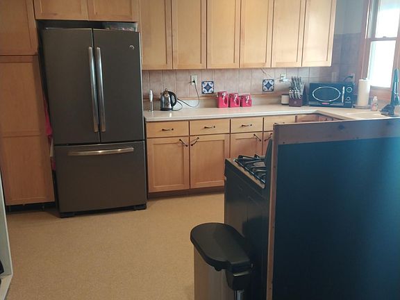 3rd image of 503 S Grandview Dr
