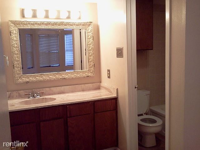 Bathroom 2 (640x480)