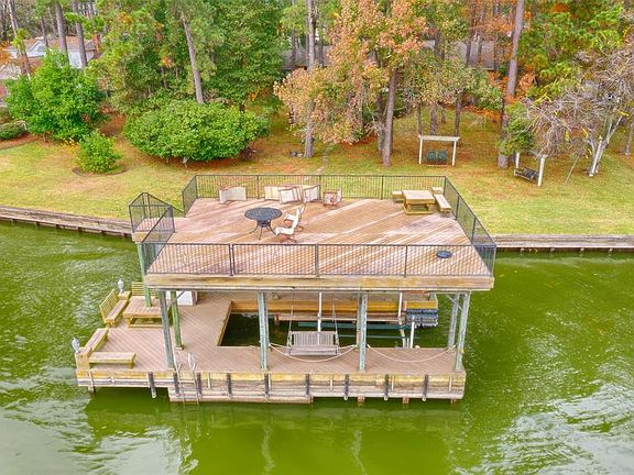 3rd image of 14196 Lakepoint Dr