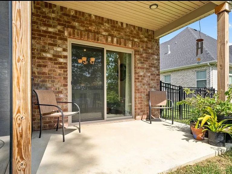 1515 Hereford Blvd — Photo 4