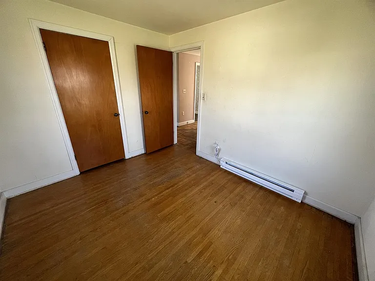 506 Bee St — Photo 9