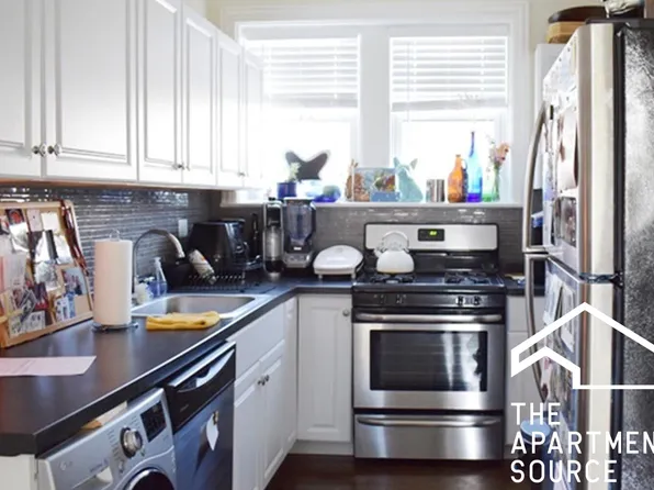 3825 N Greenview Ave #3W, Chicago, IL 60613