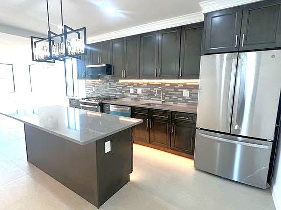 5th image of 21-26 Hazen St #2F