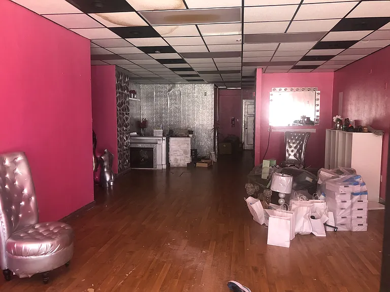 6327 W Greenfield Ave — Photo 2