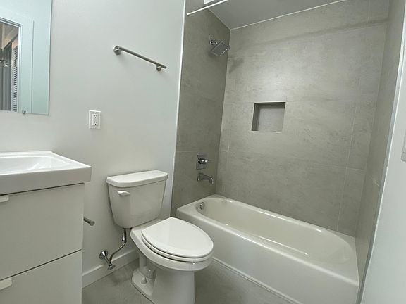 4th image of 2020 N 22nd St #201