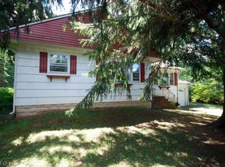 16 Hillcrest Blvd, Warren, NJ 07059